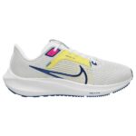 Nike - Women's Pegasus 40 - Runningschuhe Gr 7 grau